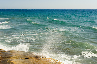 利马索尔附近的地中海海滨，阿马萨斯地区