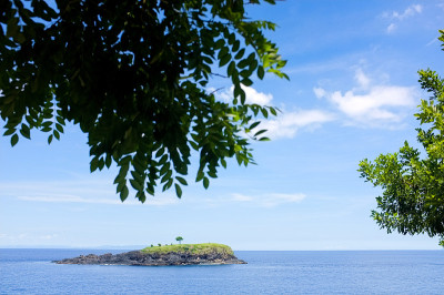 从Asah Hill Karangasem Bali的环礁海滩风景