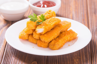 炸鱼条(手指)或鸡块