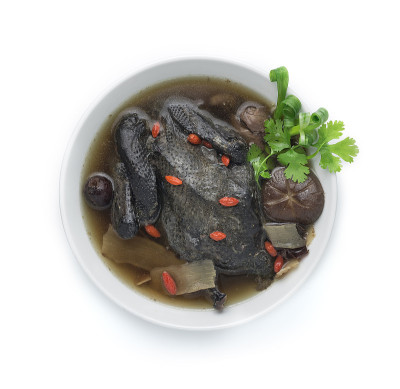中药黑鸡汤，枸杞