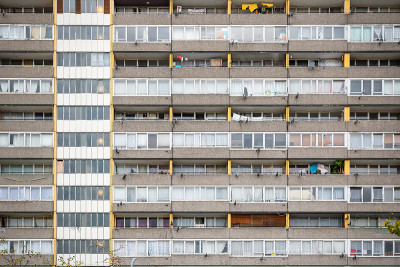 伦敦Aylesbury Estate的Taplow House混凝土塔楼的立面