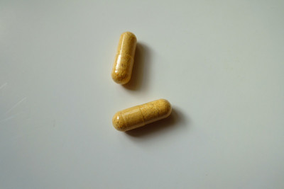 两组橙纤维素复合维生素胶囊