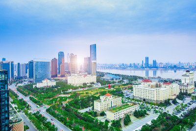 中国上海陆家嘴的世纪大道街景。