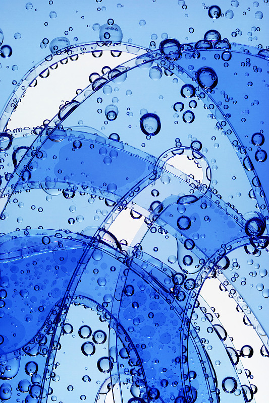 水