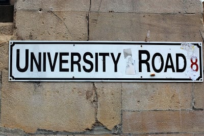 大学的路标