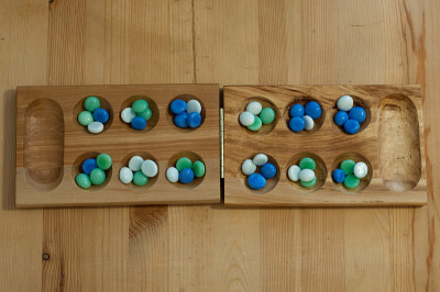 Mancala，传统的棋盘游戏
