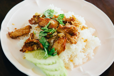 泰国菜，大蒜炒猪肉