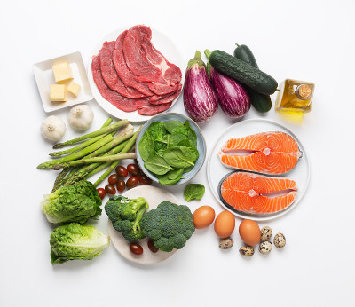 阿特金斯减肥法食品配料孤立上白，养生观，俯视图，平躺
