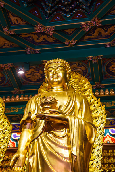 佛像瓦特·博罗姆·拉查·坎查纳·菲萨克
