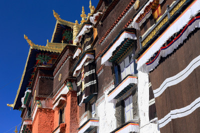 扎什伦布寺屋顶上的莲花。Shigatse-Tibet。1714