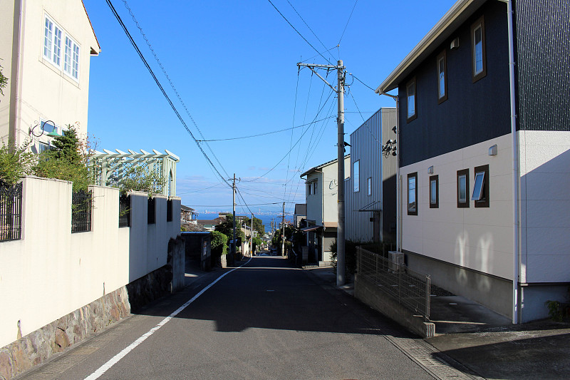 日本大分别府附近的住宅或住宅区，可以俯瞰大海。