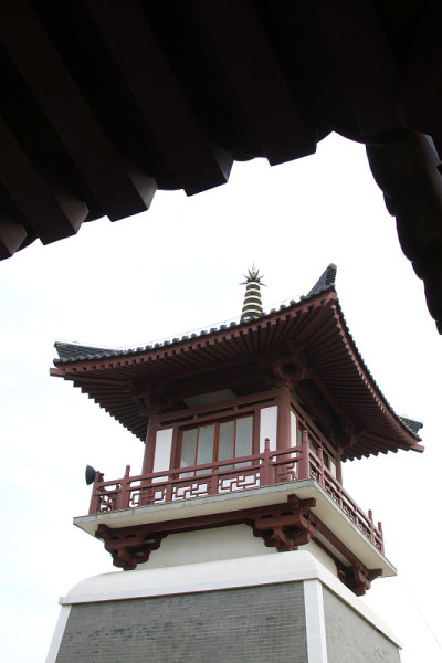 2014年5月10日，中国河北省唐山市兴国寺的钟鼓楼