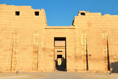 第一塔，Medinet Habu，底班墓地，卢克索，埃及