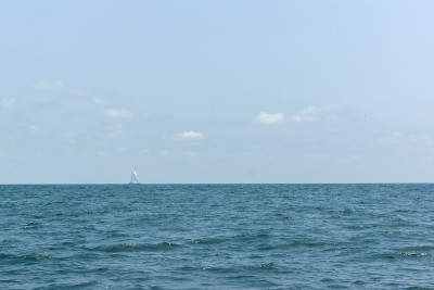 大海和船