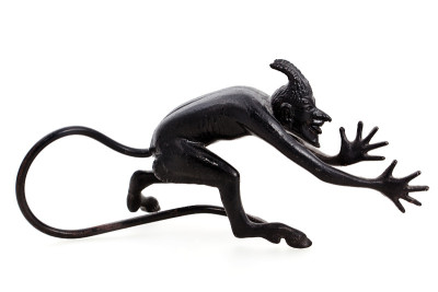 恶魔雕像