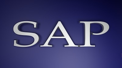 SAP缎面铬写在蓝色背景- 3D渲染插图