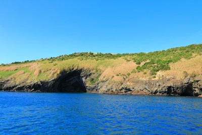 岛屿，岛屿，济州岛，无人岛，悬崖，大海，海浪，无人岛，潜艇，熔岩，旅游景点，游轮，