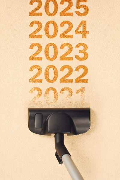 用吸尘器清理家庭地毯上的2021年污点