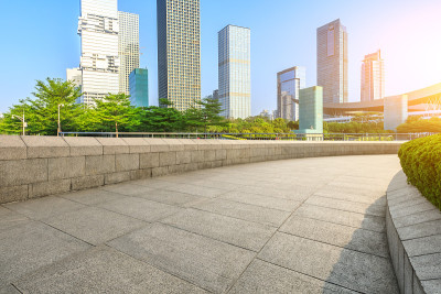空旷的通道和深圳的现代商业建筑