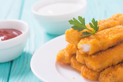 炸鱼条(手指)或鸡块