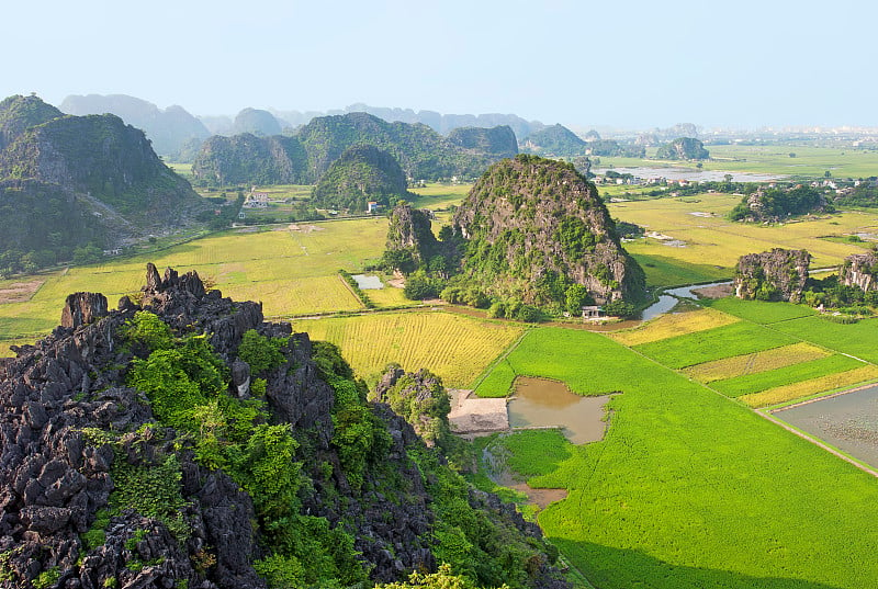 喀斯特地貌，Tam Coc，宁平省，越南北部