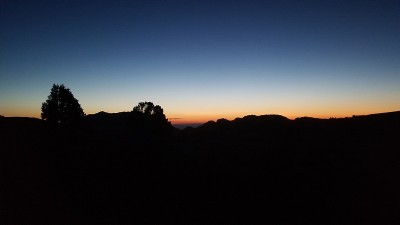 沙漠山日落景观