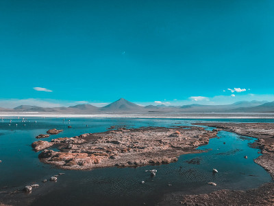 美丽的风景壮观的玻利维亚安第斯山脉和高原