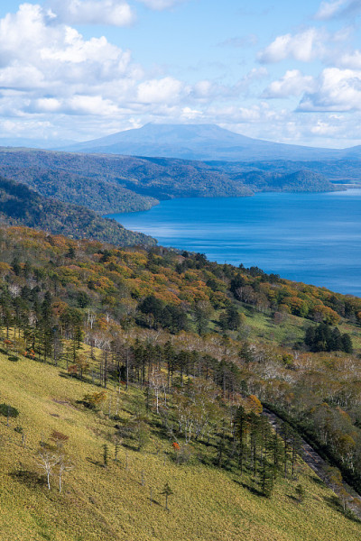 日本北海道铁贺秋，从比荷罗山口观看草沙罗湖