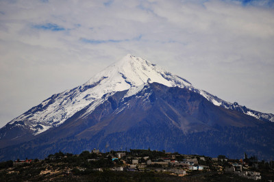 雪峰和山村