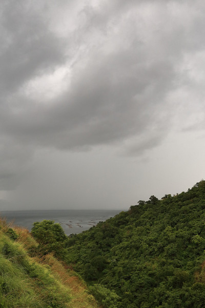 向北俯瞰塔尔湖，水产养殖鱼笼，火山岛。Talisay-Batangas-Luzon-Philippi