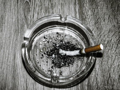 烟灰缸和雪茄
