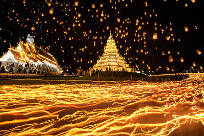 泰国维萨卡布加日(维萨卡布加日)华普拉康寺yepeng festival of pagoda寺的蜡烛
