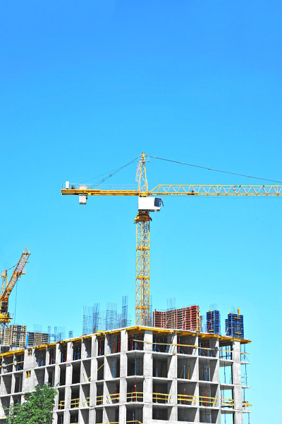 起重机及高层建筑工地