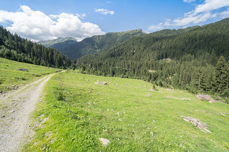 阿尔卑斯山徒步路线