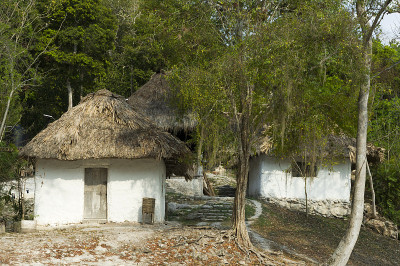 亚夏，危地马拉玛雅金字塔建筑群，公元前700年，绿水或亚夏