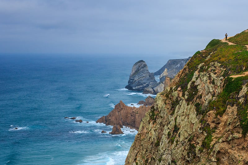 冬天的早晨，葡萄牙罗卡角(Cabo da Roca)大西洋海岸