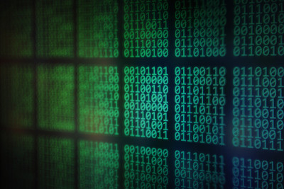 黑客网络战与个人信息隐私保护概念。