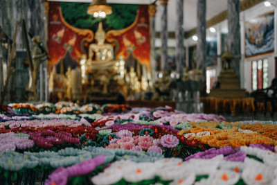花烛，用来供奉佛祖功德