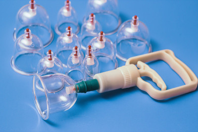 hijama jar。真空泵的蓝色背景