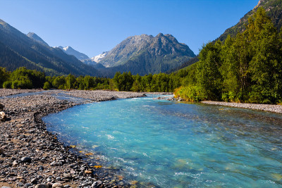 山翡翠河