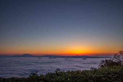 清晨时分的平别山口