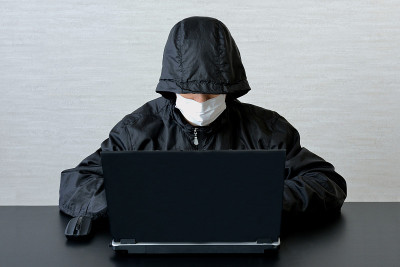 网络犯罪图像，黑客利用个人电脑
