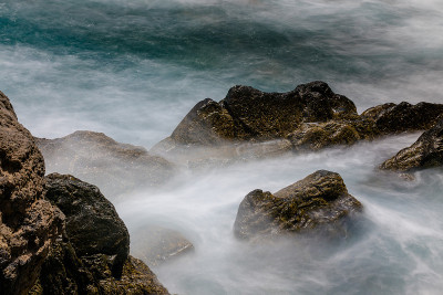 波尔图莫尼兹，马德拉岛海浪景观