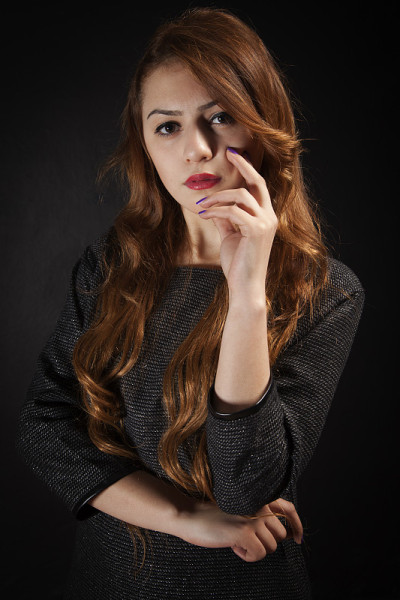 年轻漂亮的女性