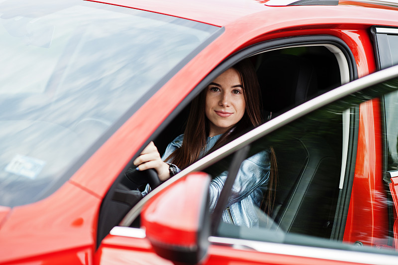 美女与车