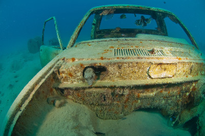 水下的车