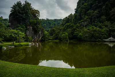 山和湖在坦布，霹雳州