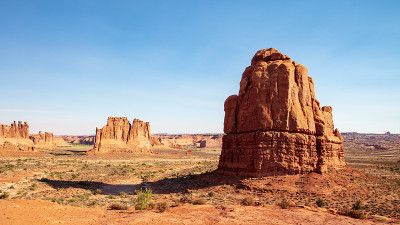 沿着拱门国家公园的公园大道小径发现的标志性雕塑Slick Rock