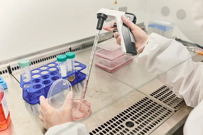 是实验室的医生。科学家进行研究。