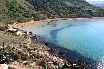 马耳他Ghajn Tuffieha湾海滩